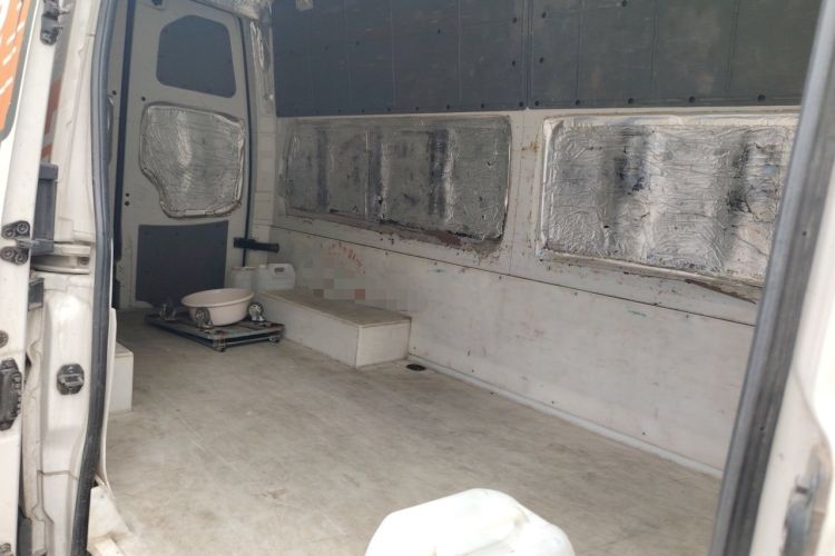 Used Foton Toano 2023 2.5T Manual Jixiang Van Extended Wheelbase Ultra-High Roof with Rear Dual Tires 3-Seater Left Rear Seat