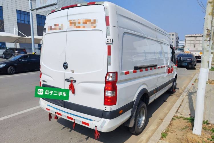 Used Foton Toano 2023 2.5T Manual Jixiang Van Extended Wheelbase Mid-Roof Design with Rear Dual Tires 3-Seater Rear Right 45 Deg