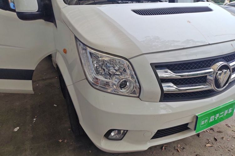 Used Foton Toano 2023 2.0T Automatic Jixiang Long-Wheelbase Mid-Height Rear Single Tire 7/9-Seater Right Front Headlight