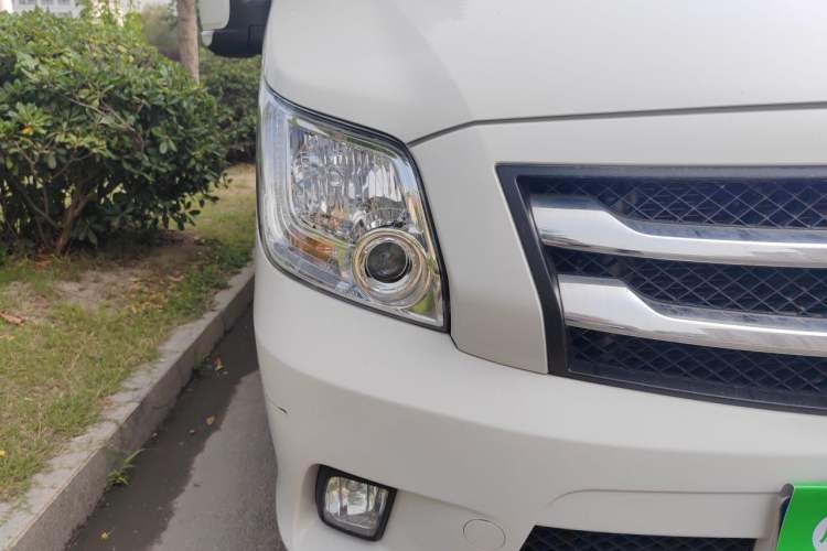 Used Foton Toano 2023 2.0T Manual Jixiang Long Wheelbase Mid-Top Rear Single Tire 7/9-Seater Right Front Headlight