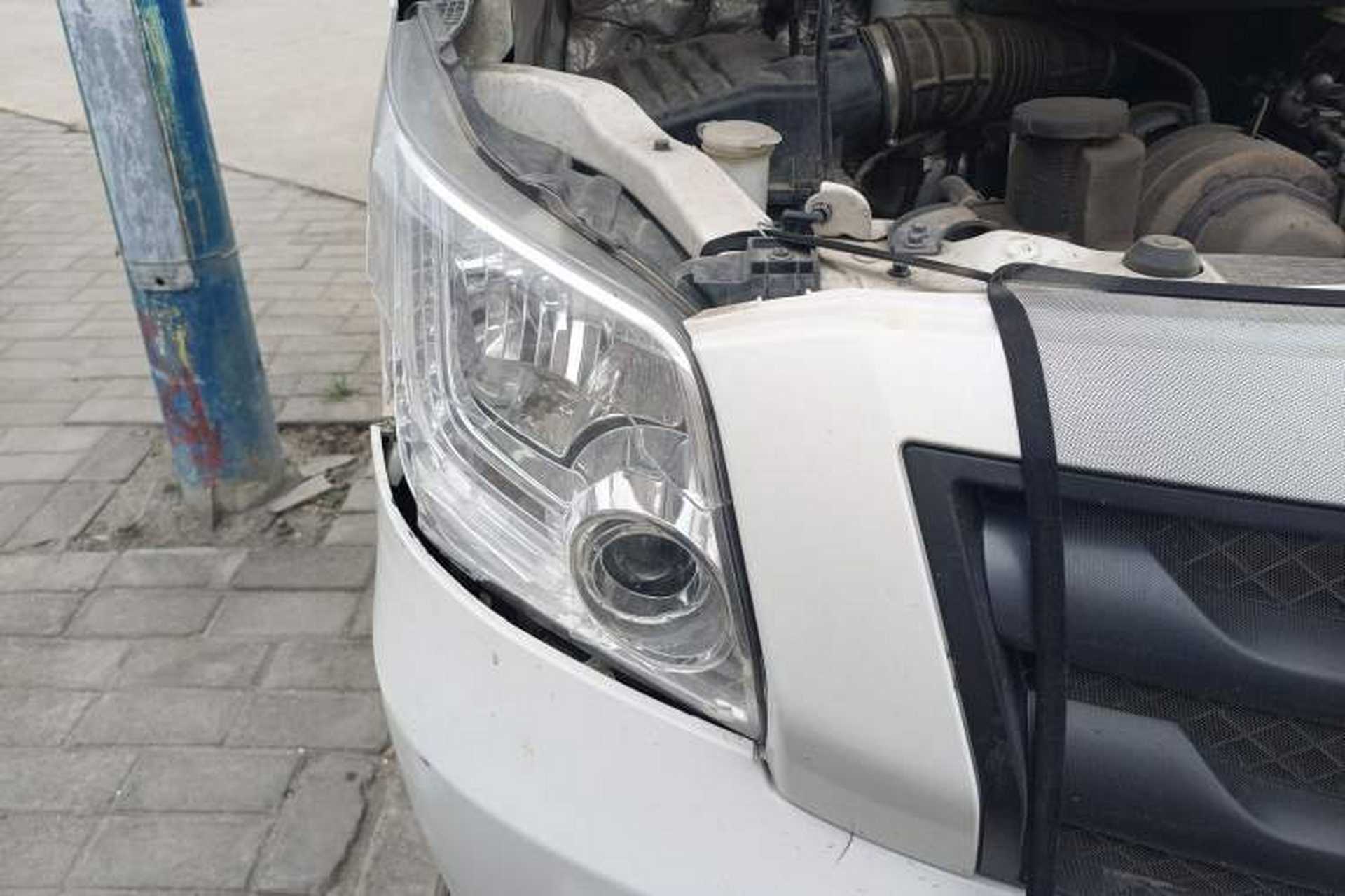 Used Foton Toano 2023 2.0T Manual Jixiang Van Long Wheelbase Mid-Height Rear Single Tire 3-Seater Right Front Headlight