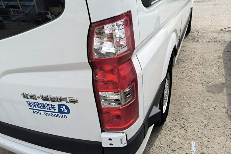 Used Foton Toano 2023 Joy Elephant Multi-Function 2.0T Manual Long-Wheelbase Mid-Roof Model with Single Rear Tire Available in 5/6/7/9-Seater Configurations Right Rear Taillight