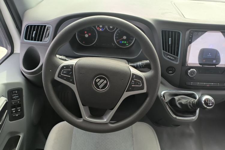 Used Foton Toano 2023 Joy Elephant Multi-Function 2.0T Manual Long-Wheelbase Mid-Roof Model with Single Rear Tire Available in 5/6/7/9-Seater Configurations Steering Wheel