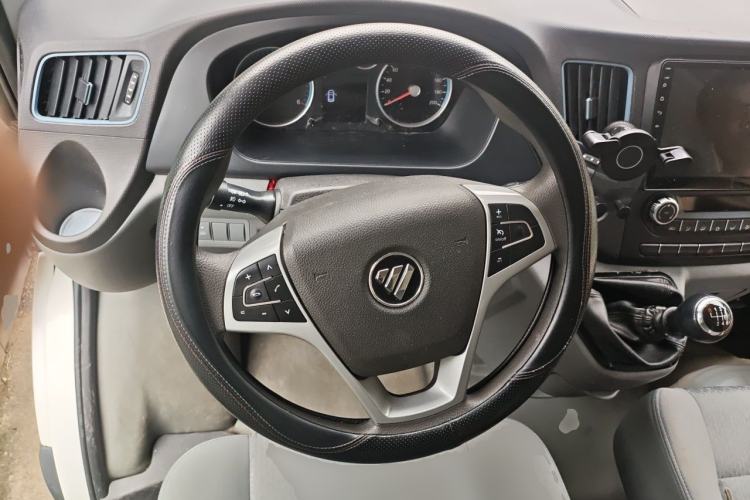 Used Foton Toano 2023 2.8T Manual Jixiang Van Extended Wheelbase Mid-Height Roof Rear Dual Tires 3-Seater Steering Wheel