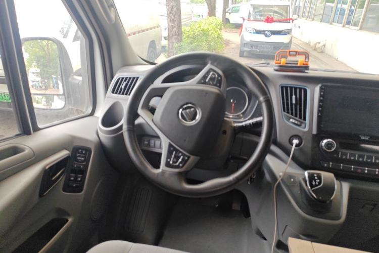 Used Foton Toano 2023 2.0T Automatic Jixiang Long-Wheelbase Mid-Height Rear Single Tire 7/9-Seater Steering Wheel