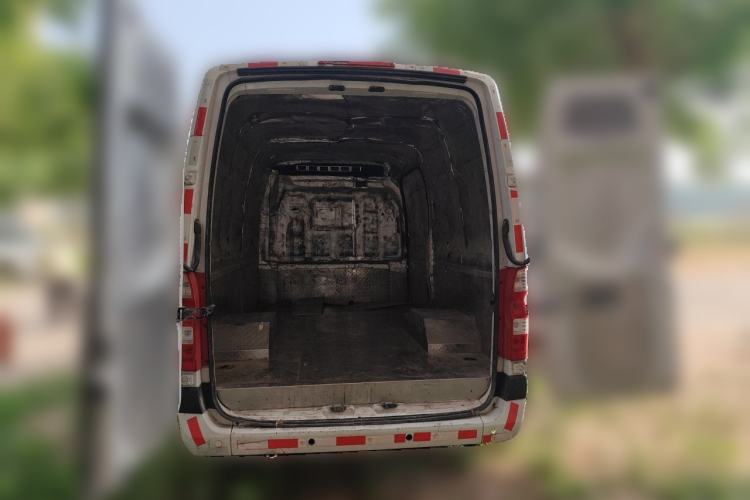 Used Foton Toano 2023 2.8T Manual Jixiang Van Extended Wheelbase Mid-Height Roof Rear Dual Tires 3-Seater Trunk