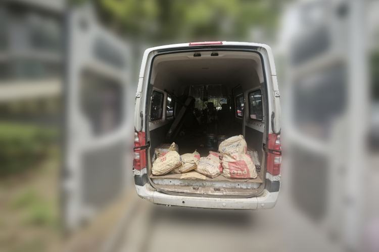 Used Foton Toano 2023 Cummins 2.8T Manual Jixiang Multi-Function Long-Wheelbase Mid-Roof Model with Rear Dual Tires Available in 7/9-Seater Configurations Trunk