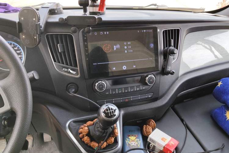 Used Foton Toano 2024 Geely Xianghuo 2.5T Manual Long Wheelbase Ultra-High Roof with Rear Dual Tires 3-Seater Audio And AC Panel