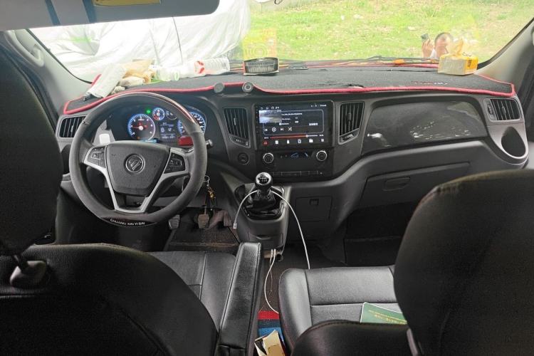 Used Foton Toano 2024 Tuyano Pro Multi-Function Model Cummins 2.8T Manual Transmission Rear-Wheel Drive Long Wheelbase Ultra-High Roof with Single Rear Tire—Available in 5/6/7-Seater Configurations Center Console