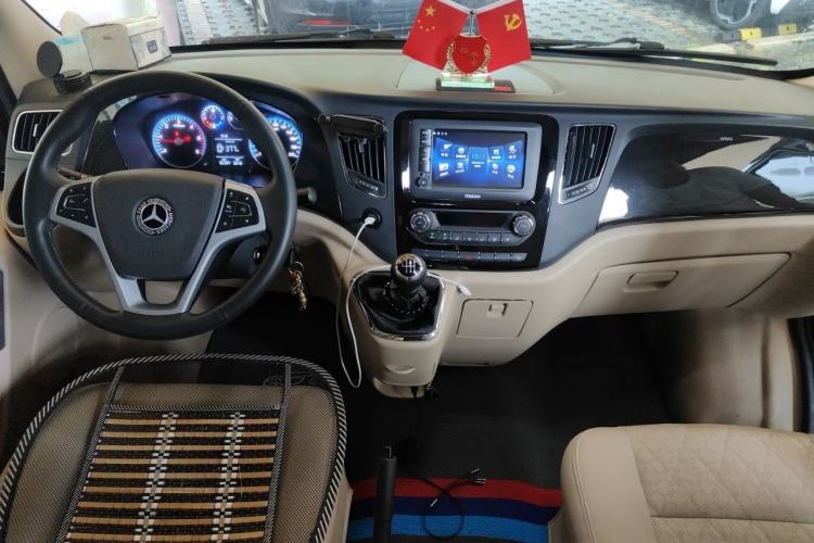 Used Foton Toano 2024 Urban Edition Multi-Function 2.0T Manual Short Wheelbase Low-Roof Rear Single Tire 5/6/9-Seater Center Console