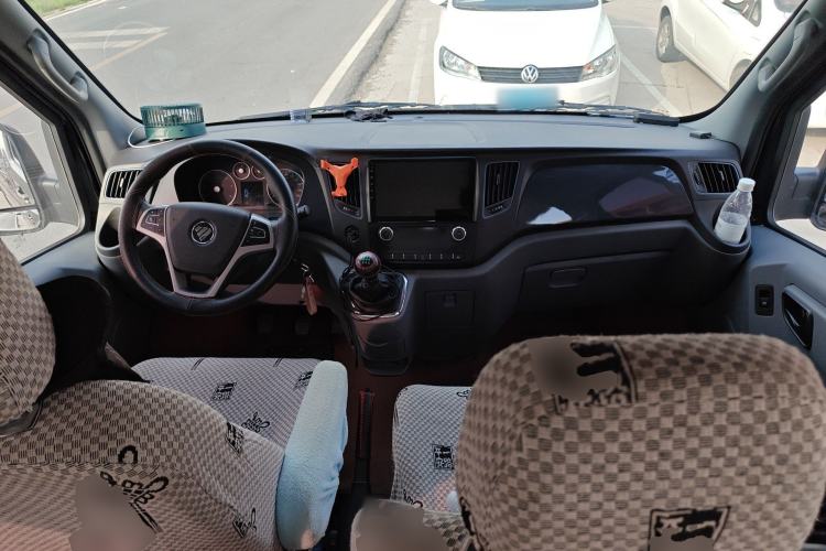 Used Foton Toano 2024 Joyear Multi-Function 2.0T Manual Long-Wheelbase Mid-Roof Model with Single Rear Tire Available in 5/6/7/9-Seater Configurations Center Console