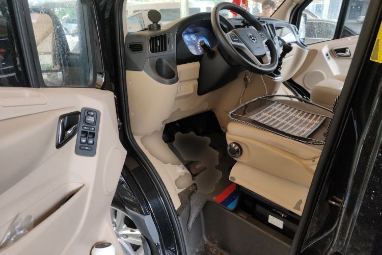 Used Foton Toano 2024 Urban Edition Multi-Function 2.0T Manual Short Wheelbase Low-Roof Rear Single Tire 5/6/9-Seater Driver Seat