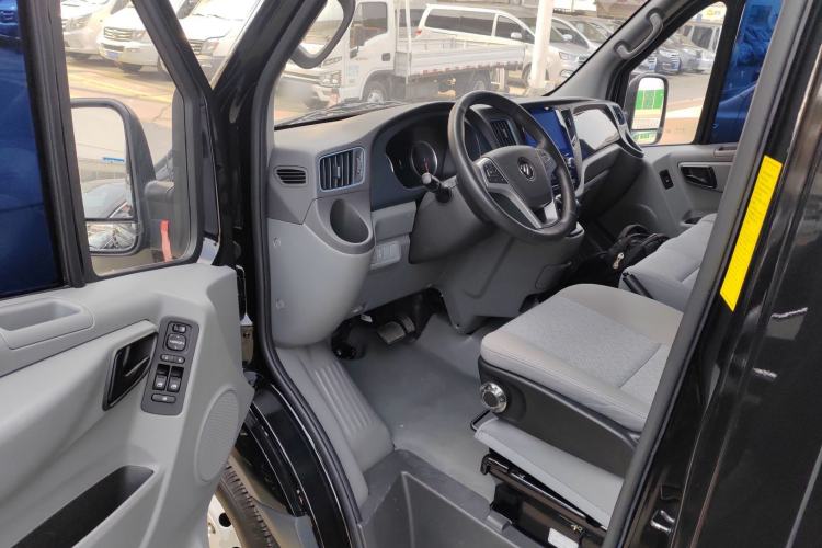 Used Foton Toano 2024 Urban Edition Multi-Function 2.0T Automatic Short Wheelbase Low-Roof Single-Tire Rear 5-Seater Driver Seat