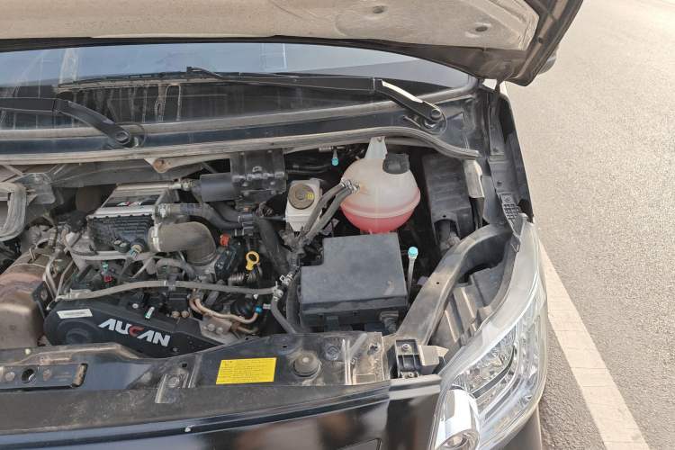 Used Foton Toano 2024 Joyear Multi-Function 2.0T Manual Long-Wheelbase Mid-Roof Model with Single Rear Tire Available in 5/6/7/9-Seater Configurations Engine Bay Left