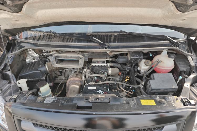 Used Foton Toano 2024 Joyear Multi-Function 2.0T Manual Long-Wheelbase Mid-Roof Model with Single Rear Tire Available in 5/6/7/9-Seater Configurations Engine Bay
