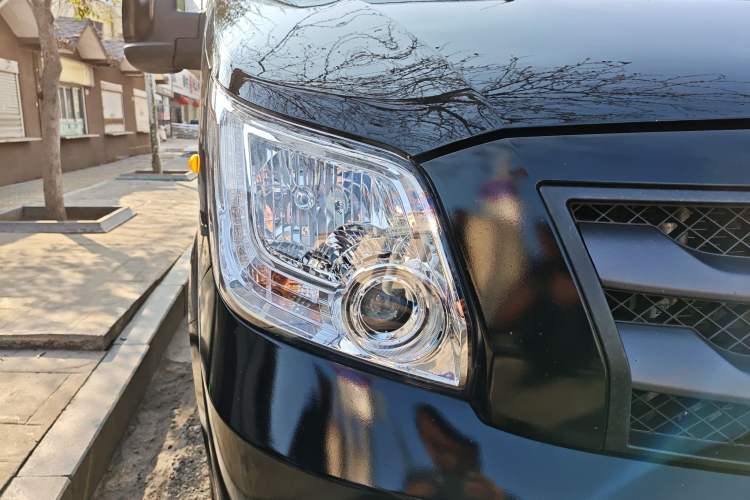 Used Foton Toano 2024 Joyear Multi-Function Cummins 2.8T Automatic Long Wheelbase Mid-Roof Design Rear Single Tire – Available in 5/6/7/9-Seater Configurations Exterior 6