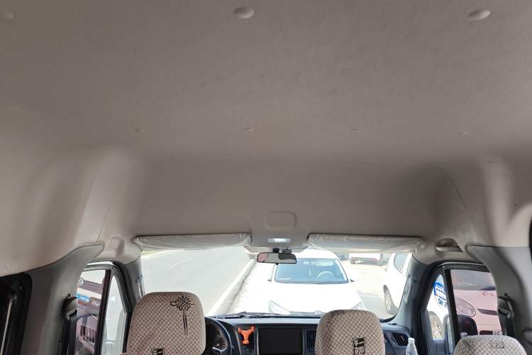 Used Foton Toano 2024 Joyear Multi-Function 2.0T Manual Long-Wheelbase Mid-Roof Model with Single Rear Tire Available in 5/6/7/9-Seater Configurations Headliner