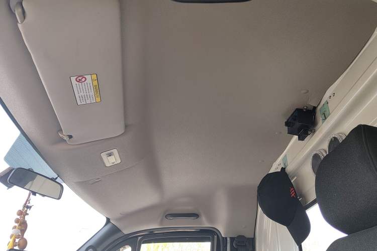 Used Foton Toano 2024 Geely Xianghuo 2.5T Manual Long Wheelbase Ultra-High Roof with Rear Dual Tires 3-Seater Headliner