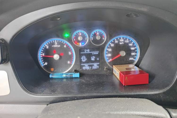 Used Foton Toano 2024 Tuyano Pro Multi-Function Model Cummins 2.8T Manual Transmission Rear-Wheel Drive Long Wheelbase Ultra-High Roof with Single Rear Tire—Available in 5/6/7-Seater Configurations Instrument Cluster