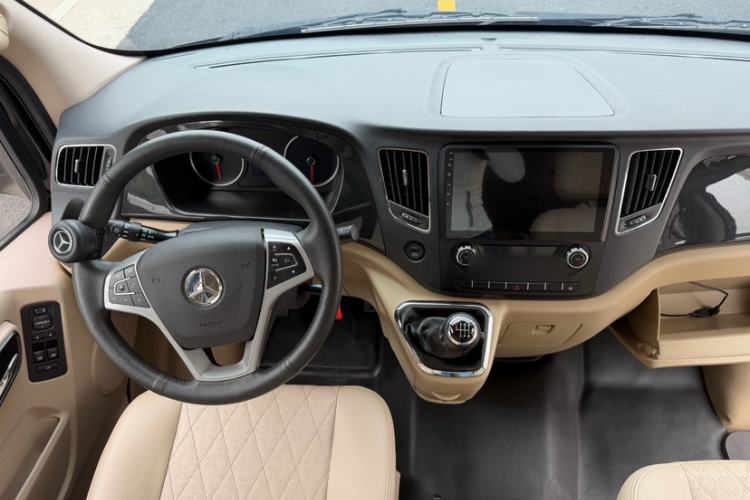 Used Foton Toano 2024 Joyear Multi-Function 2.0T Manual Long-Wheelbase Mid-Roof Model with Single Rear Tire Available in 5/6/7/9-Seater Configurations Interior 1