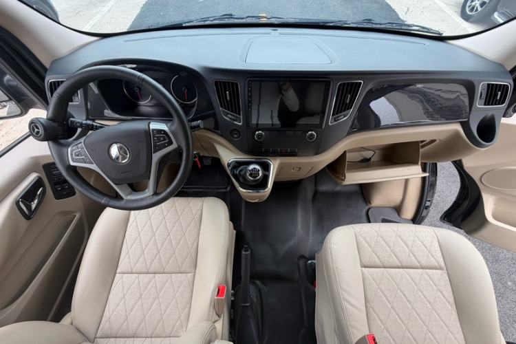 Used Foton Toano 2024 Joyear Multi-Function 2.0T Manual Long-Wheelbase Mid-Roof Model with Single Rear Tire Available in 5/6/7/9-Seater Configurations Interior 2