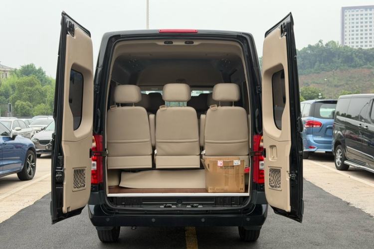 Used Foton Toano 2024 Joyear Multi-Function 2.0T Manual Long-Wheelbase Mid-Roof Model with Single Rear Tire Available in 5/6/7/9-Seater Configurations Interior 4
