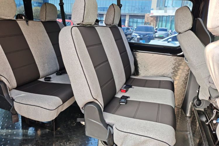 Used Foton Toano 2024 Joyear Multi-Function Cummins 2.8T Automatic Long Wheelbase Mid-Roof Design Rear Single Tire – Available in 5/6/7/9-Seater Configurations Interior 4