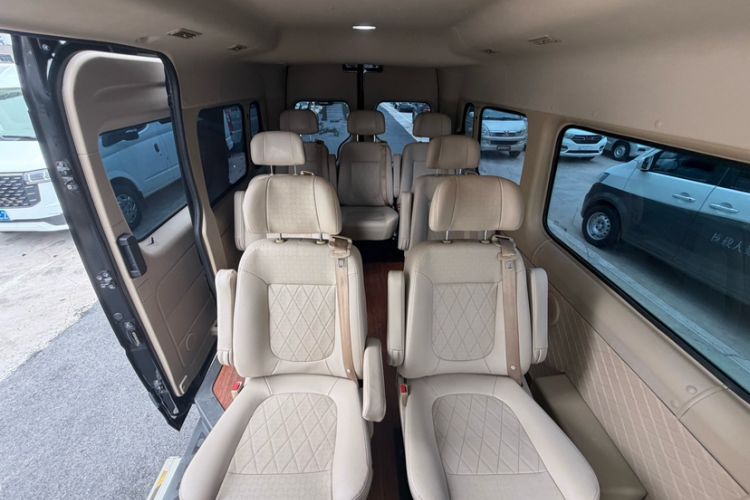 Used Foton Toano 2024 Joyear Multi-Function 2.0T Manual Long-Wheelbase Mid-Roof Model with Single Rear Tire Available in 5/6/7/9-Seater Configurations Interior 7