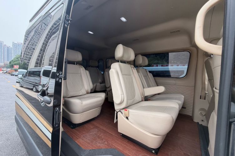 Used Foton Toano 2024 Joyear Multi-Function 2.0T Manual Long-Wheelbase Mid-Roof Model with Single Rear Tire Available in 5/6/7/9-Seater Configurations Interior 8