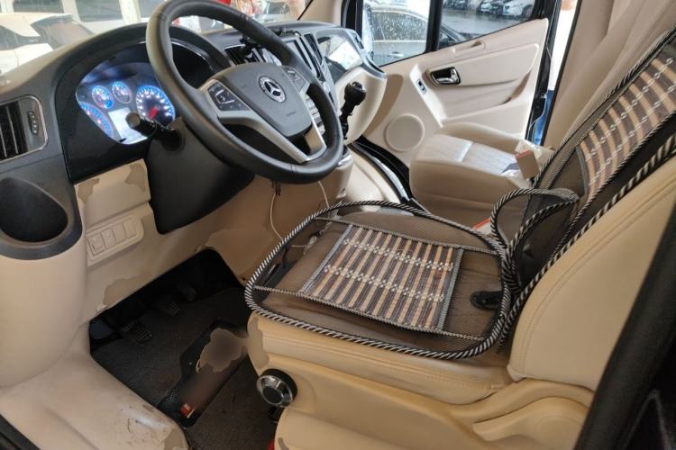 Used Foton Toano 2024 Urban Edition Multi-Function 2.0T Manual Short Wheelbase Low-Roof Rear Single Tire 5/6/9-Seater Left Front Seat
