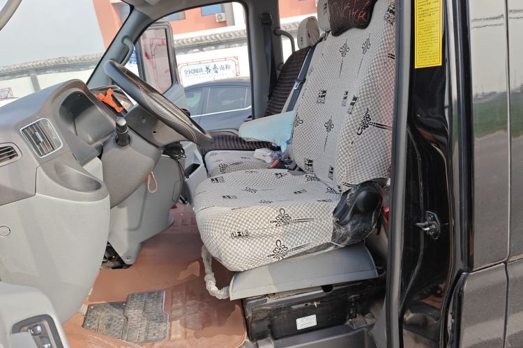 Used Foton Toano 2024 Joyear Multi-Function 2.0T Manual Long-Wheelbase Mid-Roof Model with Single Rear Tire Available in 5/6/7/9-Seater Configurations Left Front Seat