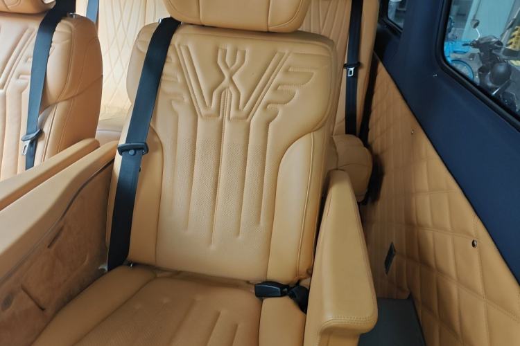 Used Foton Toano 2024 Geely Multi-Function 2.0T Automatic Long-Wheelbase Mid-Top Model with Rear Single Tire Available in 6/7/9-Seater Configurations Left Rear Seat