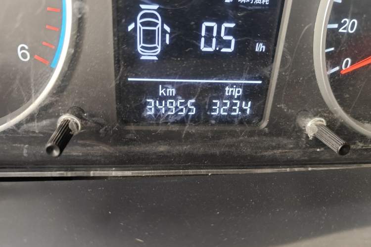 Used Foton Toano 2024 Joyear Multi-Function 2.0T Manual Long-Wheelbase Mid-Roof Model with Single Rear Tire Available in 5/6/7/9-Seater Configurations Odometer Close Up