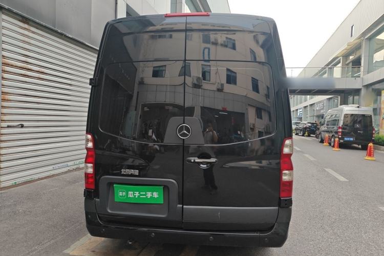 Used Foton Toano 2024 Geely Multi-Function 2.0T Automatic Long-Wheelbase Mid-Top Model with Rear Single Tire Available in 6/7/9-Seater Configurations Rear
