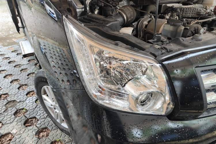Used Foton Toano 2024 Urban Edition Multi-Function 2.0T Manual Short Wheelbase Low-Roof Rear Single Tire 5/6/9-Seater Right Front Headlight