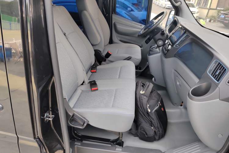 Used Foton Toano 2024 Urban Edition Multi-Function 2.0T Automatic Short Wheelbase Low-Roof Single-Tire Rear 5-Seater Right Front Seat