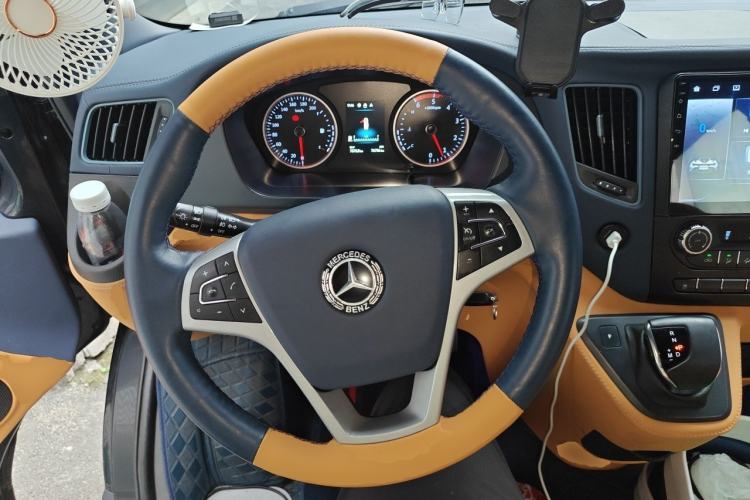 Used Foton Toano 2024 Geely Multi-Function 2.0T Automatic Long-Wheelbase Mid-Top Model with Rear Single Tire Available in 6/7/9-Seater Configurations Steering Wheel