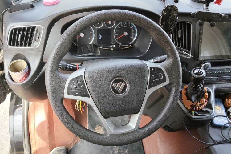 Used Foton Toano 2024 Geely Xianghuo 2.5T Manual Long Wheelbase Ultra-High Roof with Rear Dual Tires 3-Seater Steering Wheel