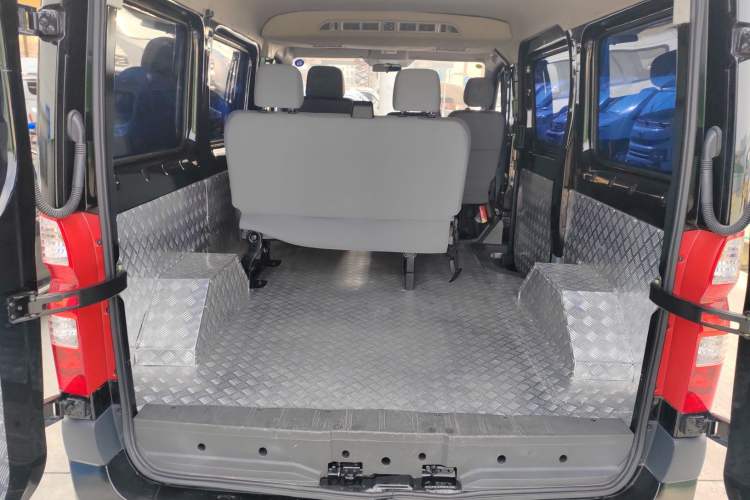Used Foton Toano 2024 Urban Edition Multi-Function 2.0T Automatic Short Wheelbase Low-Roof Single-Tire Rear 5-Seater Trunk
