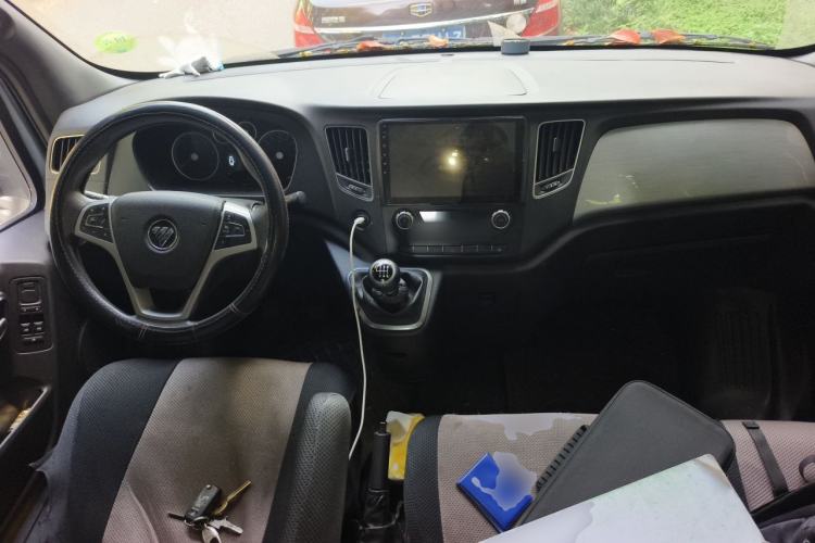 Used Foton Toano 2024 Tuyano Pro Multi-Function 2.0T Manual Front-Wheel Drive Long Wheelbase Mid-Roof Design with Single Rear Tire and 7 Seating Capacity Center Console