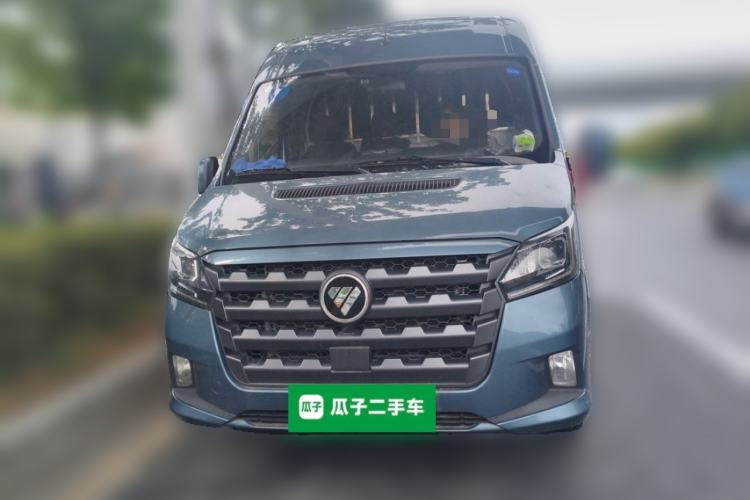 Used Foton Toano 2024 Tuyano Pro Multi-Function 2.0T Manual Front-Wheel Drive Long Wheelbase Mid-Roof Design with Single Rear Tire and 7 Seating Capacity Front