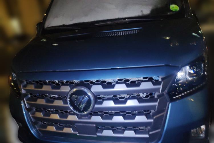 Used Foton Toano 2024 Tuyano Pro Multi-Function 2.0T Manual Rear-Drive Long Wheelbase Mid-Roof Design Single Rear Tire—Available in 5/6/7/9-Seater Configurations Front