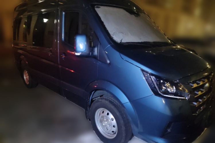 Used Foton Toano 2024 Tuyano Pro Multi-Function 2.0T Manual Rear-Drive Long Wheelbase Mid-Roof Design Single Rear Tire—Available in 5/6/7/9-Seater Configurations Front Right 45 Deg