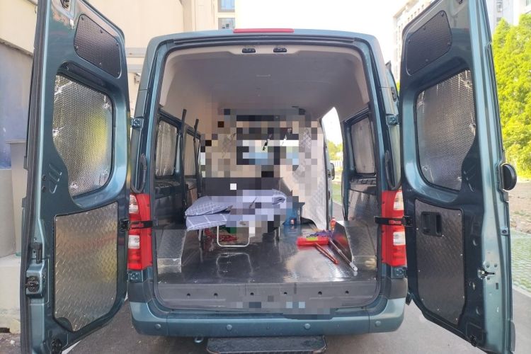 Used Foton Toano 2024 Tuyano Pro Multi-Function 2.0T Manual Rear-Drive Long Wheelbase Mid-Roof Design Single Rear Tire—Available in 5/6/7/9-Seater Configurations Trunk
