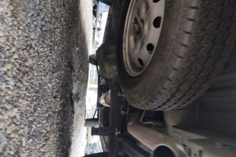 Used Foton Toano 2024 Geely Multi-Function 2.0T Automatic Long-Wheelbase Mid-Top Model with Rear Single Tire Available in 6/7/9-Seater Configurations Chassis Rear