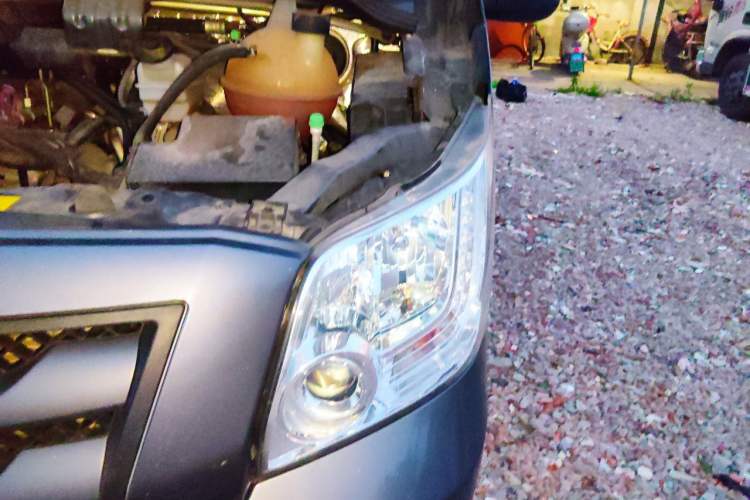 Used Foton Toano 2024 Joy Elephant Van Cummins 2.8T Automatic Long Wheelbase Mid-Roof Design Rear Single Tire 3-Seater Engine Bay Left