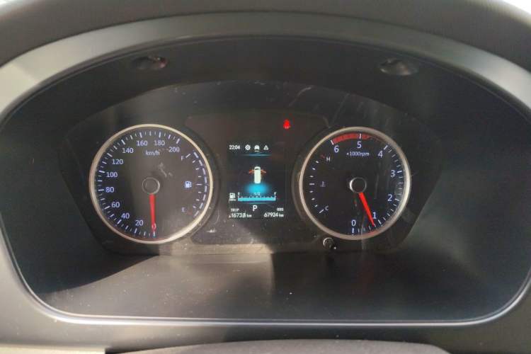 Used Foton Toano 2024 Geely Multi-Function 2.0T Automatic Long-Wheelbase Mid-Top Model with Rear Single Tire Available in 6/7/9-Seater Configurations Instrument Cluster