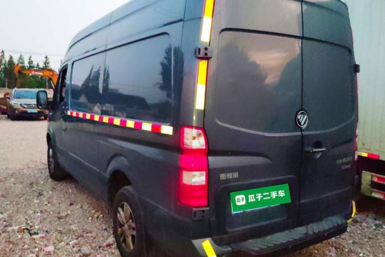 Used Foton Toano 2024 Joy Elephant Van Cummins 2.8T Automatic Long Wheelbase Mid-Roof Design Rear Single Tire 3-Seater Rear Left 45 Deg