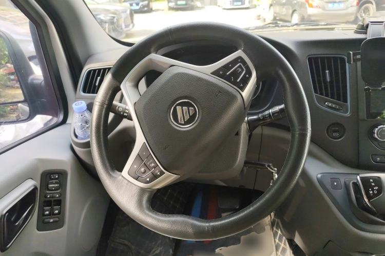 Used Foton Toano 2024 Geely Multi-Function 2.0T Automatic Long-Wheelbase Mid-Top Model with Rear Single Tire Available in 6/7/9-Seater Configurations Steering Wheel