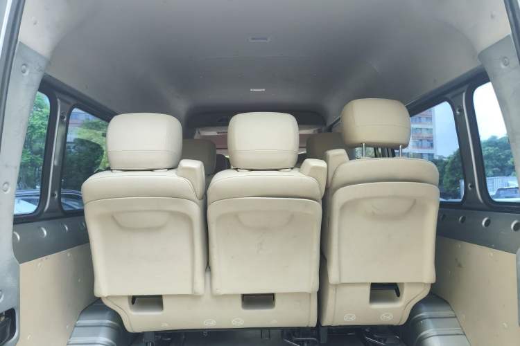 Used Foton Toano 2024 Geely Multi-Function 2.0T Automatic Long-Wheelbase Mid-Top Model with Rear Single Tire Available in 6/7/9-Seater Configurations Trunk